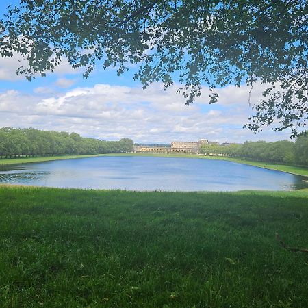 Studette Remilly A Versailles Bagian luar foto