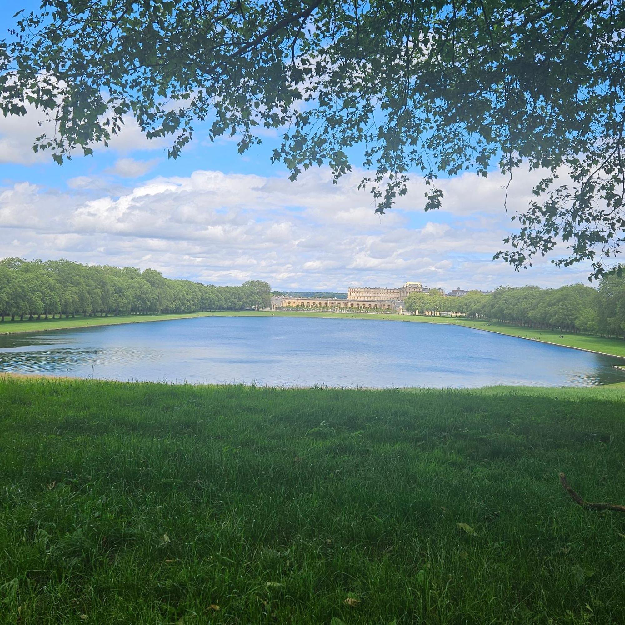 Studette Remilly A Versailles Bagian luar foto